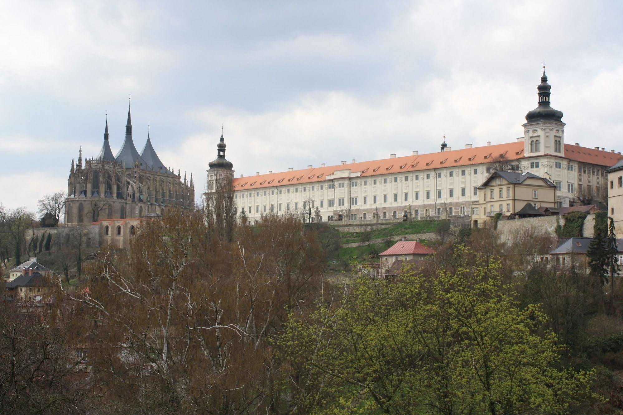 Lh Hotel Medinek Old Town Kutná Hora Extérieur photo